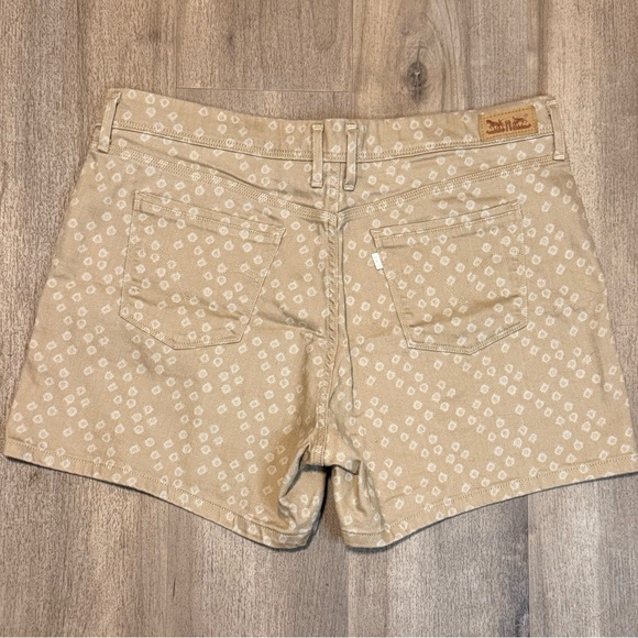 Levi's Tan Bermudas Lightweight Casual Shorts - Picture 5 of 8